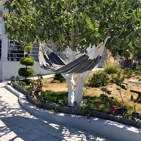 Olga's Modern Retreat, * Loutraki (Corinthia)